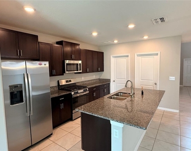 10363 Shady Preserve Drive - Photo Thumbnail 4