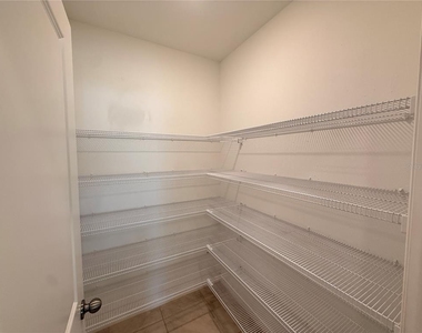 10363 Shady Preserve Drive - Photo Thumbnail 12