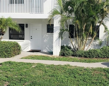 2616 St Josephs Drive W - Photo Thumbnail 3