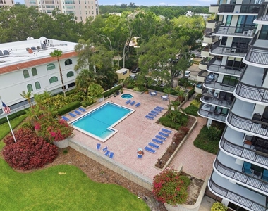 2413 Bayshore Boulevard - Photo Thumbnail 3