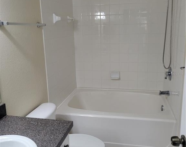 2139 Chianti Place - Photo Thumbnail 12