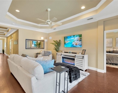 6420 Seasound Drive - Photo Thumbnail 11