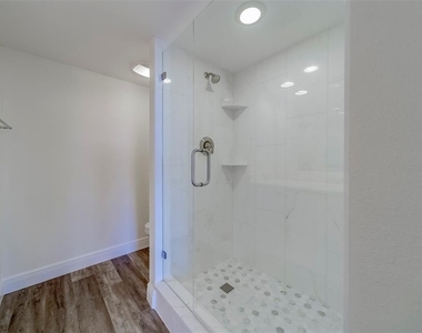 100 Oakmont Lane - Photo Thumbnail 26