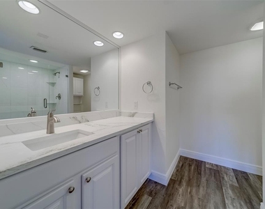 100 Oakmont Lane - Photo Thumbnail 25
