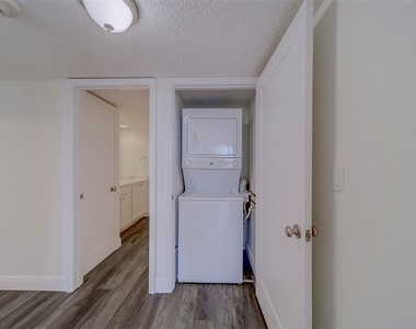 100 Oakmont Lane - Photo Thumbnail 23