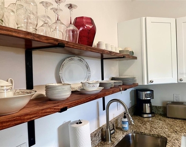 1484 Cleveland Street - Photo Thumbnail 4
