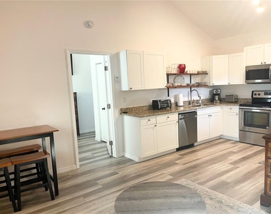 1484 Cleveland Street - Photo Thumbnail 5