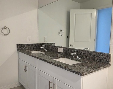 6076 Shiner Street - Photo Thumbnail 8