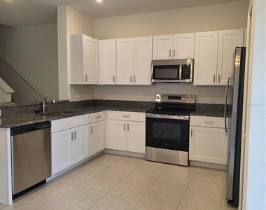 6076 Shiner Street - Photo Thumbnail 3