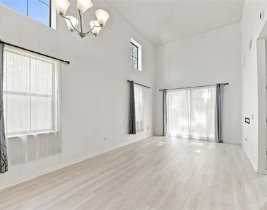 5156 Bay Isle Circle - Photo Thumbnail 7