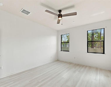 5156 Bay Isle Circle - Photo Thumbnail 14