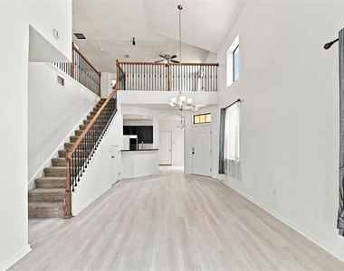 5156 Bay Isle Circle - Photo Thumbnail 4