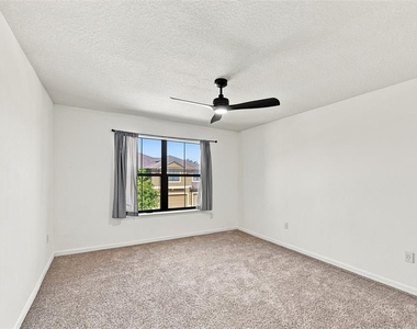 5156 Bay Isle Circle - Photo Thumbnail 17