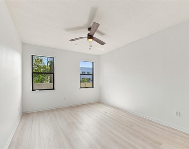 5156 Bay Isle Circle - Photo Thumbnail 15