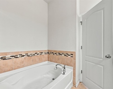5156 Bay Isle Circle - Photo Thumbnail 26