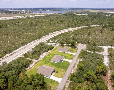 5236 Sue Drive - Photo Thumbnail 3