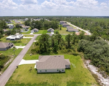 5236 Sue Drive - Photo Thumbnail 2
