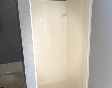 7500 Lullwater Avenue - Photo Thumbnail 15
