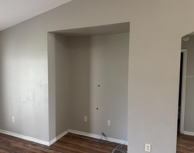 7500 Lullwater Avenue - Photo Thumbnail 8