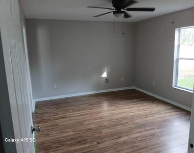 7500 Lullwater Avenue - Photo Thumbnail 2