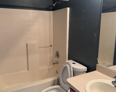 7500 Lullwater Avenue - Photo Thumbnail 10
