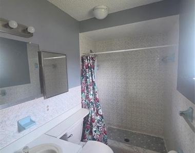 1316 Markham Avenue - Photo Thumbnail 5