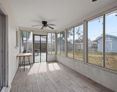 1712 Thomas Drive - Photo Thumbnail 17