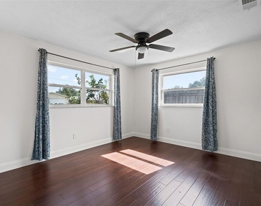 1712 Thomas Drive - Photo Thumbnail 12