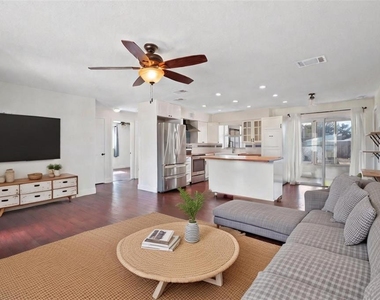 1712 Thomas Drive - Photo Thumbnail 1