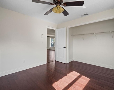 1712 Thomas Drive - Photo Thumbnail 15