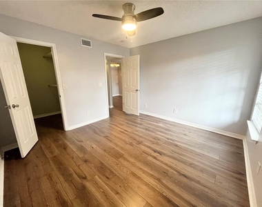 10200 Gandy Boulevard N - Photo Thumbnail 14