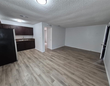 3712 W Cass Street - Photo Thumbnail 2