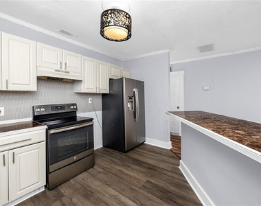 1763 Preston Street S - Photo Thumbnail 10