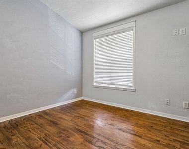 5720 Dalden Drive - Photo Thumbnail 11