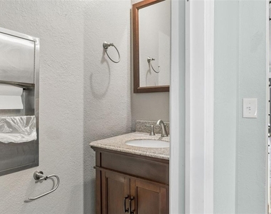 5720 Dalden Drive - Photo Thumbnail 10