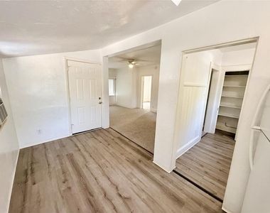 1135 Highland Street N - Photo Thumbnail 4
