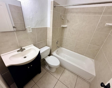 1135 Highland Street N - Photo Thumbnail 10