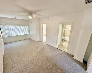 1135 Highland Street N - Photo Thumbnail 5