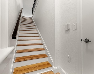 910 Normandy Trace Road - Photo Thumbnail 1