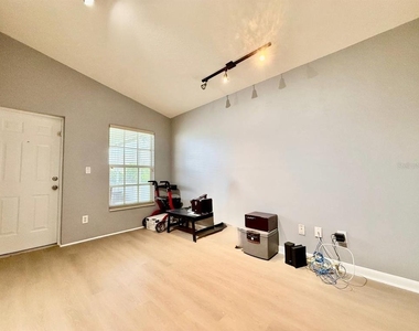 6600 Gentle Ben Circle - Photo Thumbnail 19