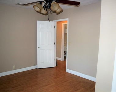 1219 E Frierson Avenue - Photo Thumbnail 12
