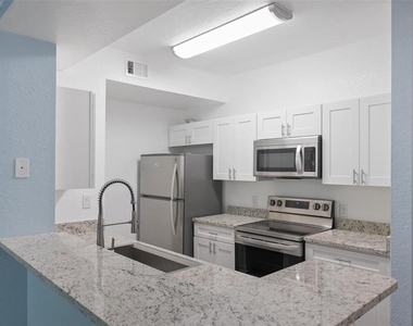 17110 Carrington Park Drive - Photo Thumbnail 14