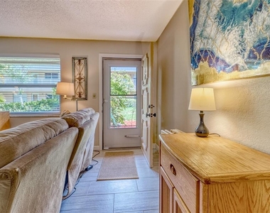 10039 62nd Avenue N - Photo Thumbnail 6