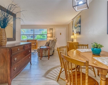 10039 62nd Avenue N - Photo Thumbnail 9
