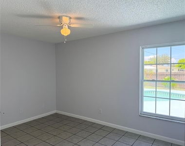 208 Flamingo Drive - Photo Thumbnail 8