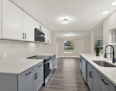 18803 Tracer Drive - Photo Thumbnail 9