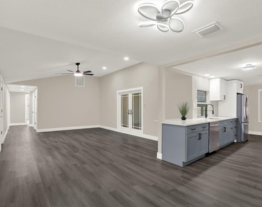 18803 Tracer Drive - Photo Thumbnail 5