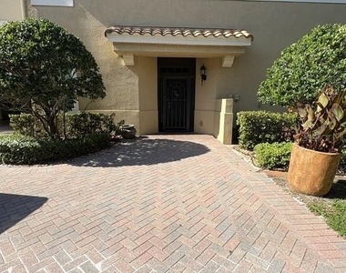 1425 Emerald Dunes Drive - Photo Thumbnail 3