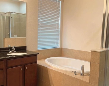 2931 Shetland Ridge Drive - Photo Thumbnail 5