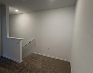 2569 Olympic Court - Photo Thumbnail 3